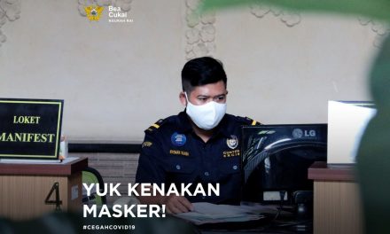 Mematuhi himbauan pemerintah, Bea Cukai Ngurah Rai melengkapi pegawai dan pejabat yang masih harus bertugas di kantor dengan masker