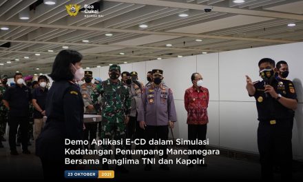 Demo Aplikasi E-CD dalam Simulasi Kedatangan Penumpang Mancanegara Bersama Panglima TNI dan Kapolri