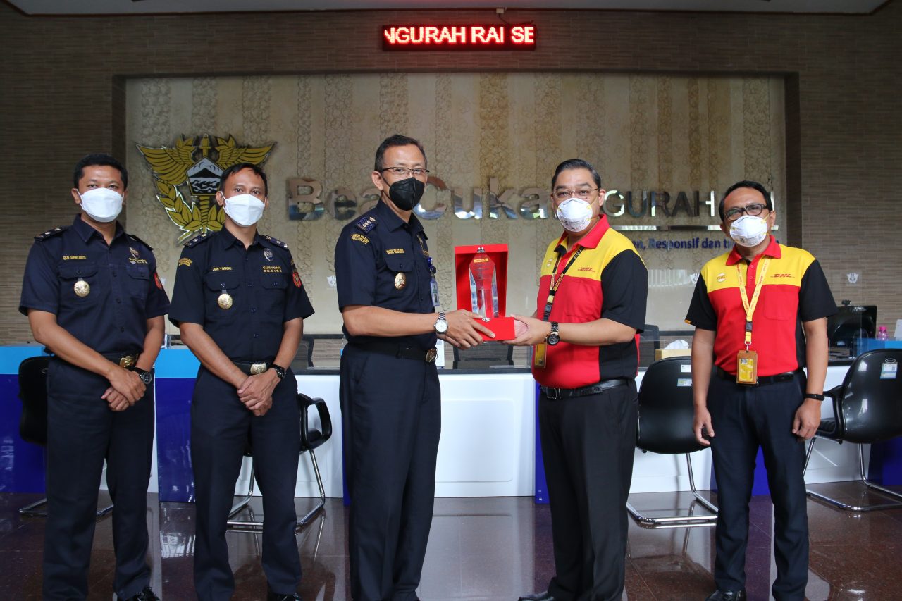 Bea Cukai Ngurah Rai Terima Kunjungan Manager DHL Express Bali & Nusa Tenggara