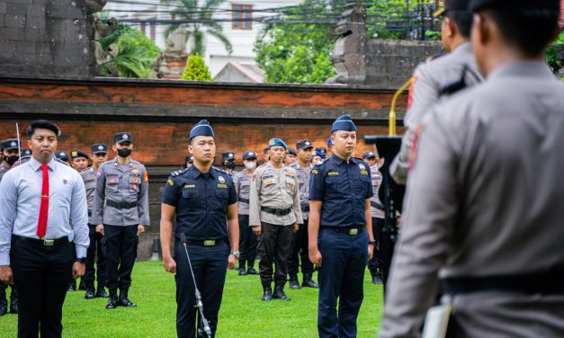Sinergi Dalam Bidang Pengawasan, Pegawai Bea Cukai Ngurah Rai Terima Penghargaan Dari Polda Bali