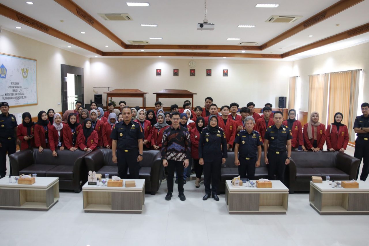 Bea Cukai Ngurah Rai Terima Kunjungan Mahasiswa Universitas Muhammadiyah Yogyakarta