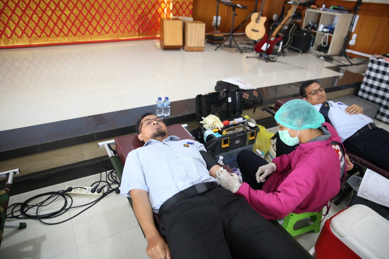 Bea Cukai Ngurah Rai Bersama Kemenkeu One Bali Adakan Donor Darah Memperingati Hakordia 2023